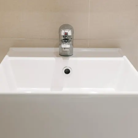 Homaris The Corner - Self-check In Hotel